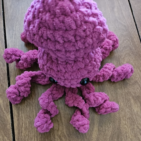 Crochet Pink Squid Amigurumi Doll - Picture 8 of 12